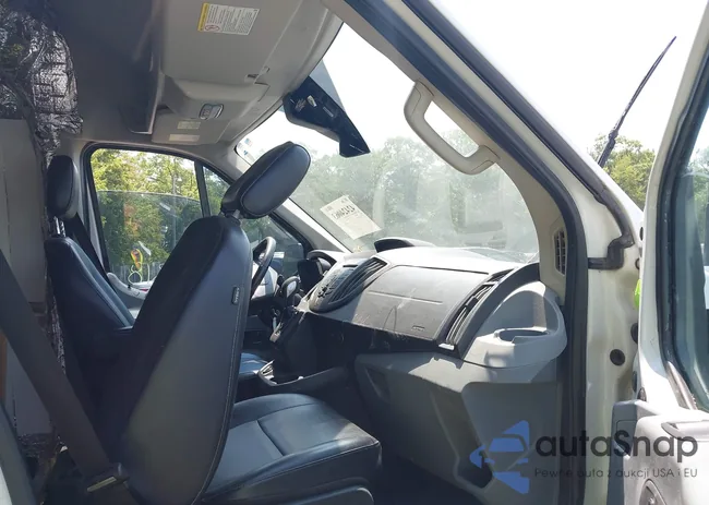 1FTYR3XM1HKA71226: 42424063