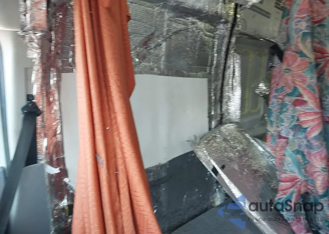 1FTYR3XM1HKA71226: 42424063