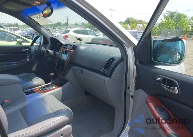 2HNYD18263H544080: 42424145