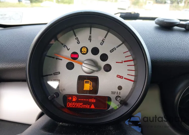 WMWSU3C57BT184132: 42424168