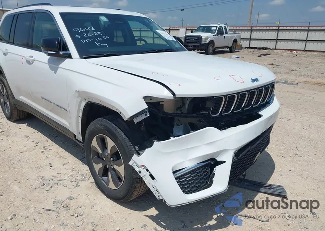 1C4RJYB68RC719643: 42424264