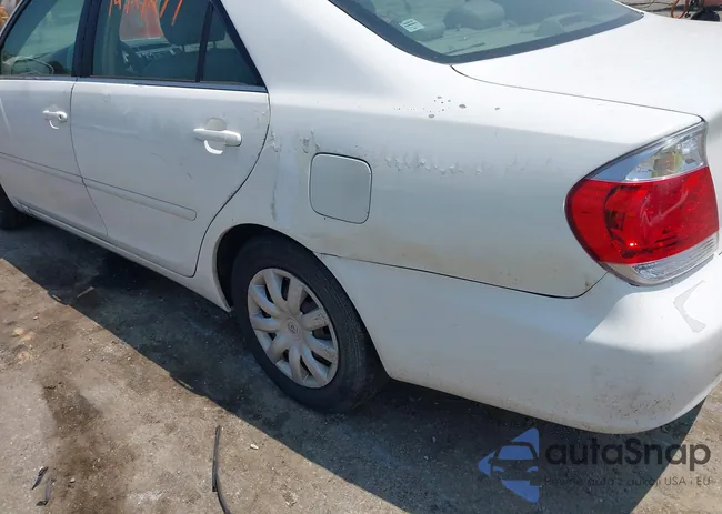 4T1BE32K05U426485: 42424277