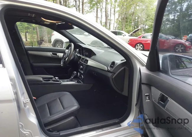 WDDGF4HB4DR265893: 42423461