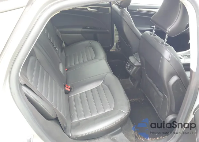 3FA6P0HD8GR274155: 42423557