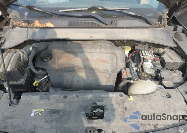 3C4NJDBB2JT478904: 42423608