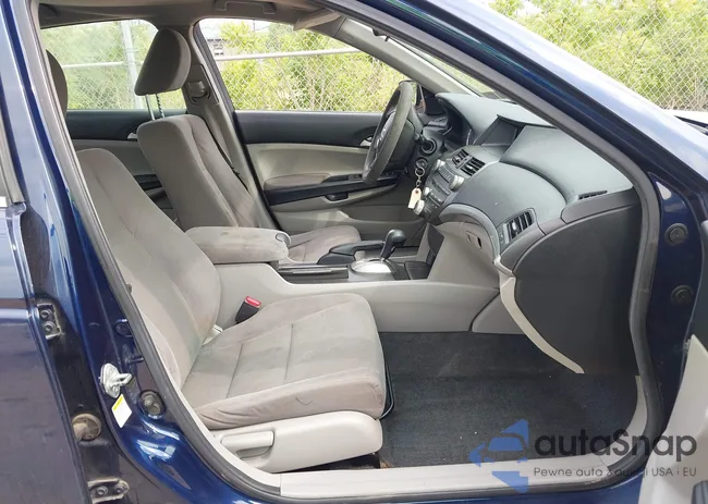 1HGCP2F37BA014384: 42423636