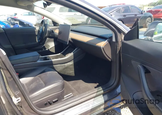 5YJ3E1EB0KF469298: 42423710