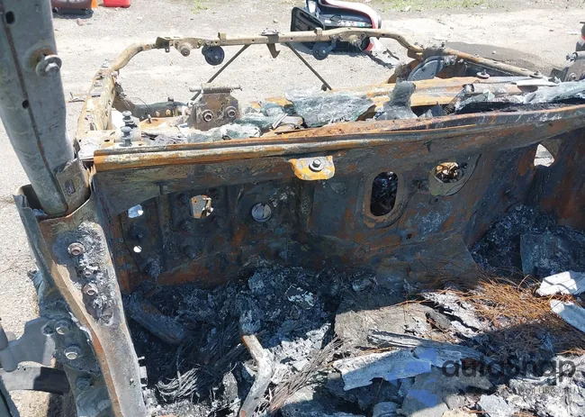 1C4HJXDN1PW512551: 42423733