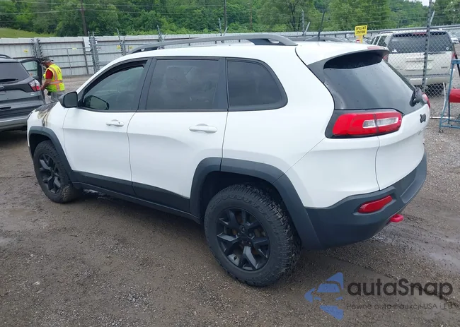 1C4PJMBS6GW210756: 42423757