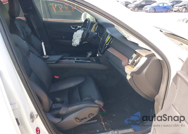 LYVA22RK3KB209723: 42424889