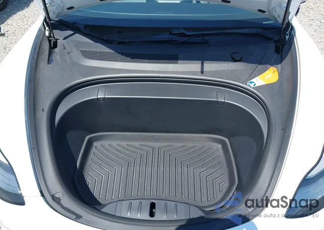 5YJ3E1EB2JF086364: 42425095