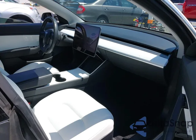 5YJ3E1EB2JF086364: 42425095