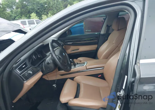 WBAKB4C54CC576515: 42425218