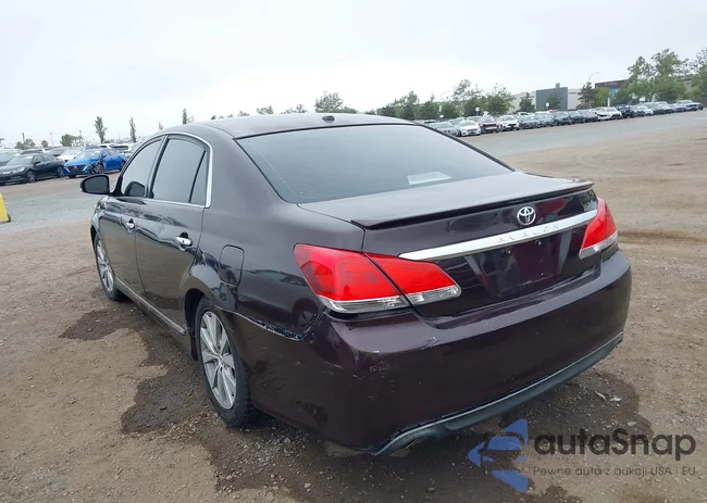 4T1BK3DB8BU408172: 42425244