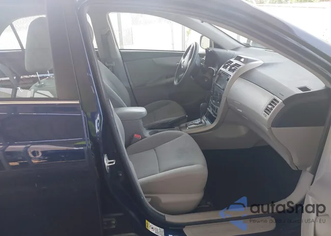 2T1BU4EE8DC071998: 42424476