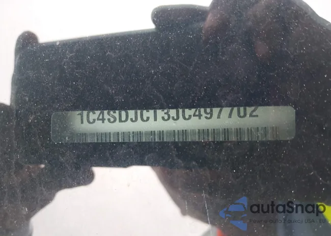 1C4SDJCT3JC497702: 42424728