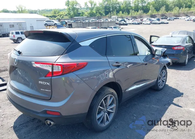 5J8TC2H58LL018329: 42424805