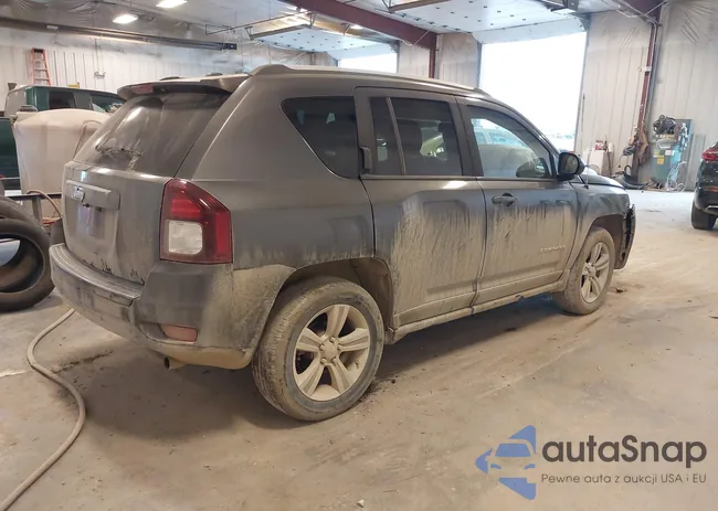 1C4NJDBB0GD757086: 42425870