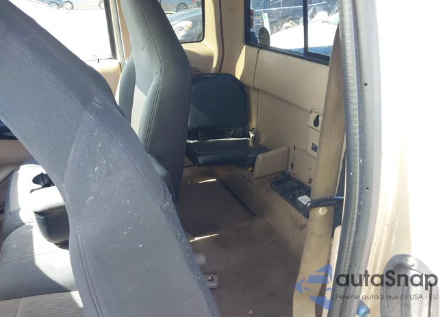 1FTYR44V02PB20039: 42426132