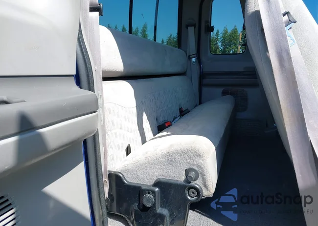 1FTNX21L2XEA95499: 42426420