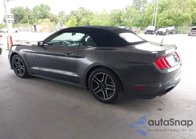 1FATP8UH8J5111817: 42426428