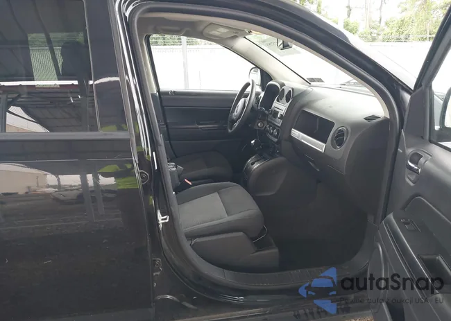 1C4NJDBB0GD781811: 42425755