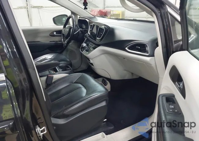 2C4RC1BG0HR576249: 42425762