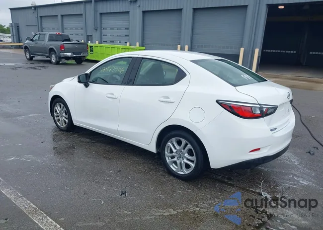 3MYDLBZVXGY123129: 42427006