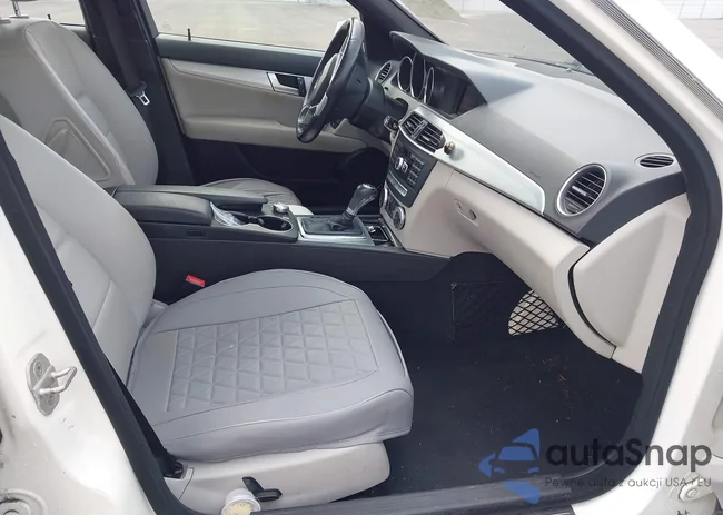 WDDGF4HBXEA930750: 42427244