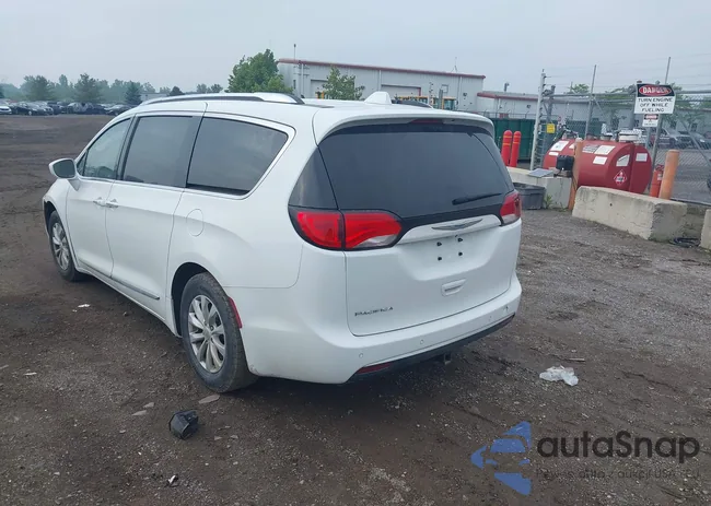 2C4RC1EG7JR292666: 42427379