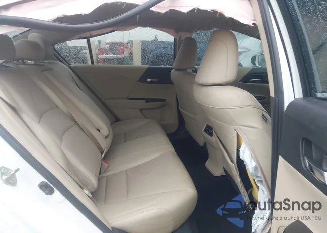 1HGCR3F8XFA012520: 42426802