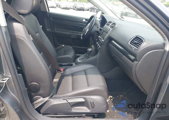 3VWPL7AJXBM702412: 42427840