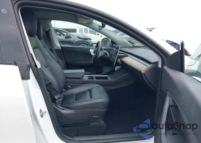 5YJYGDEE2MF299721: 42428214