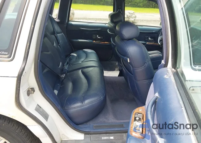 1LNLM82WXSY738521: 42428360