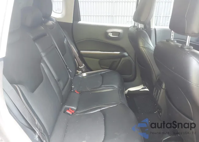 3C4NJDBB8JT455854: 42427524