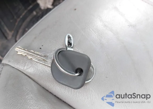 1G8ZX57709F133462: 42429041