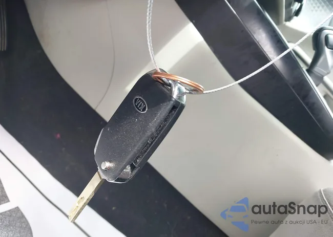 KNDJ23AU7L7722854: 42429356