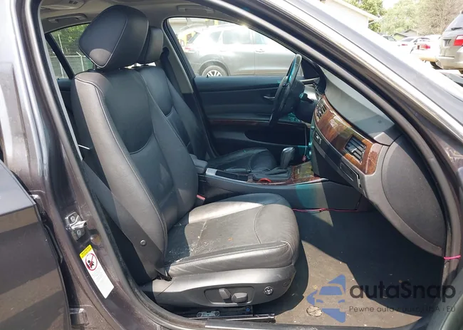 WBAVB33536KR72517: 42428519