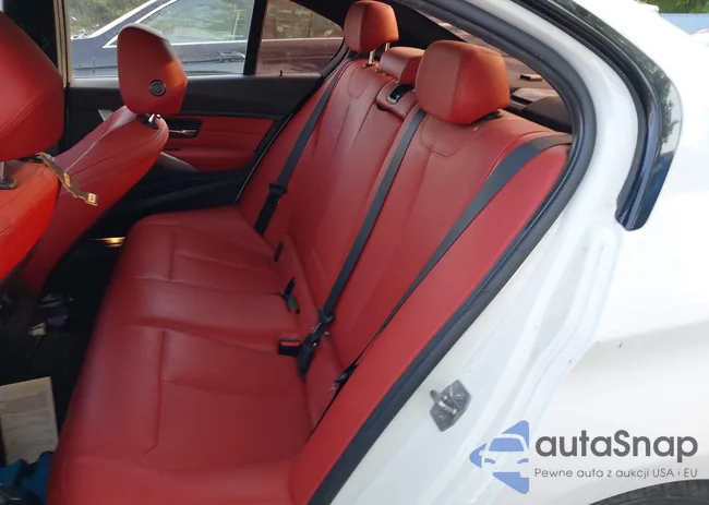 WBA3C1C58FK119023: 42428548