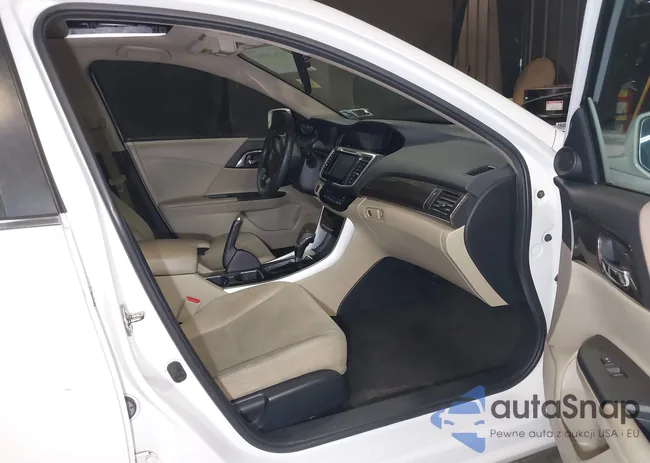 1HGCR2F71GA108815: 42428591