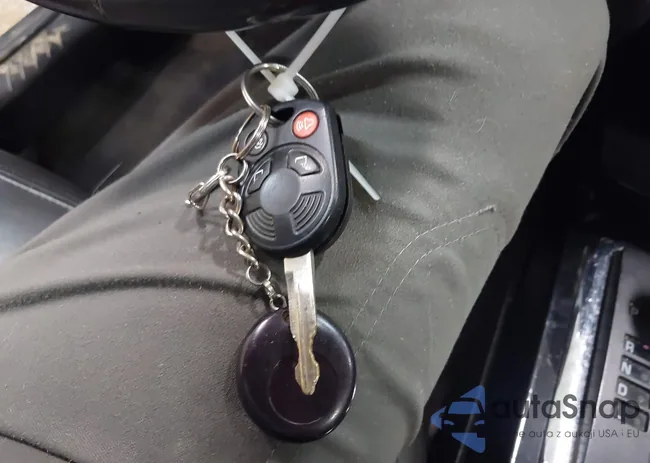 1FMCU9EG2AKC17658: 42430110