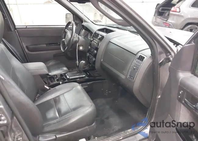 1FMCU9EG2AKC17658: 42430110