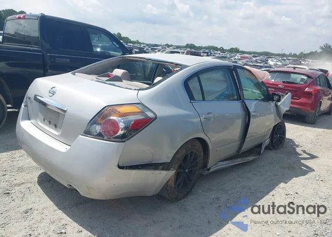 1N4AL2AP7CN486175: 42431887