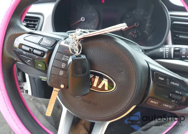 3KPA25AD1LE270377: 42431937