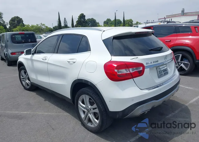 WDCTG4EBXJJ479396: 42432247