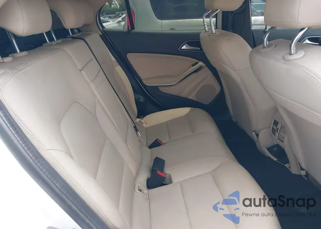 WDCTG4EBXJJ479396: 42432247