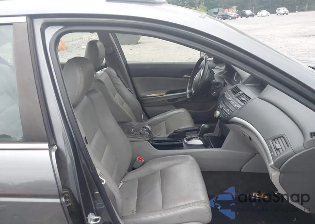 1HGCP2F85AA019366: 42431561