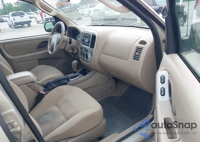 1FMYU03146KB11557: 42433122