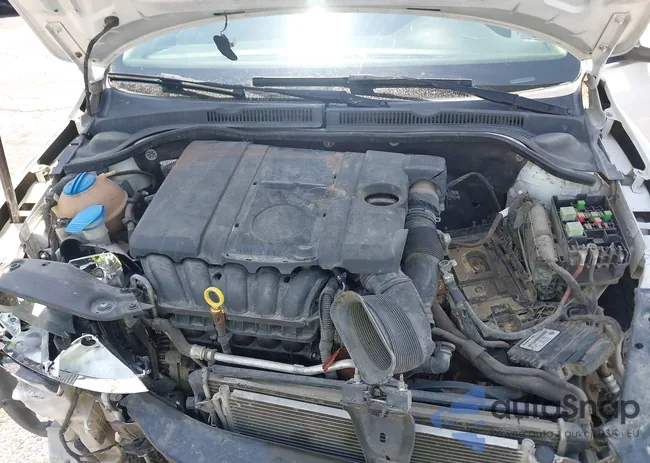 3VWDP7AJ5DM441541: 42433332