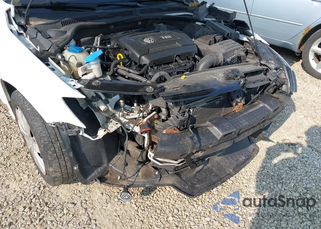 3VWD17AJ2EM415210: 42432790